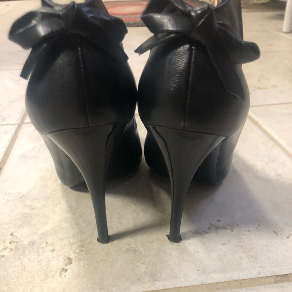 Black shoes size 37 Eur and 7 US